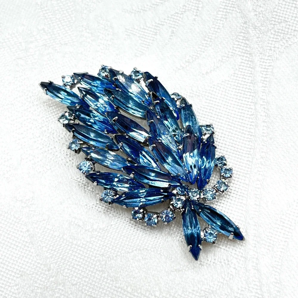 Vintage Blue Navette Marquise Rhinestones Silver Tone Leaf Bundle Brooch